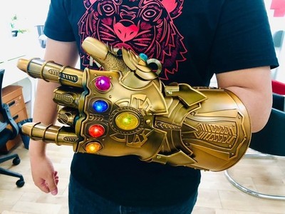 HCMY Thanos Infinity Gauntlet Full Metal 1:1 Wearable LED Cosplay Statue Instock