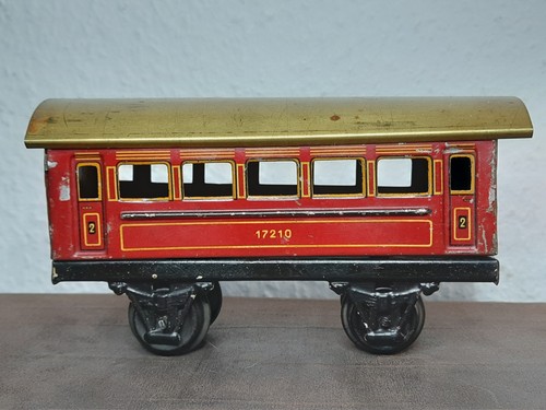 Märklin Spur 0 2-achsiger Personenwagen 17210 in Rot mit Messingdach | Zustand: Gebraucht