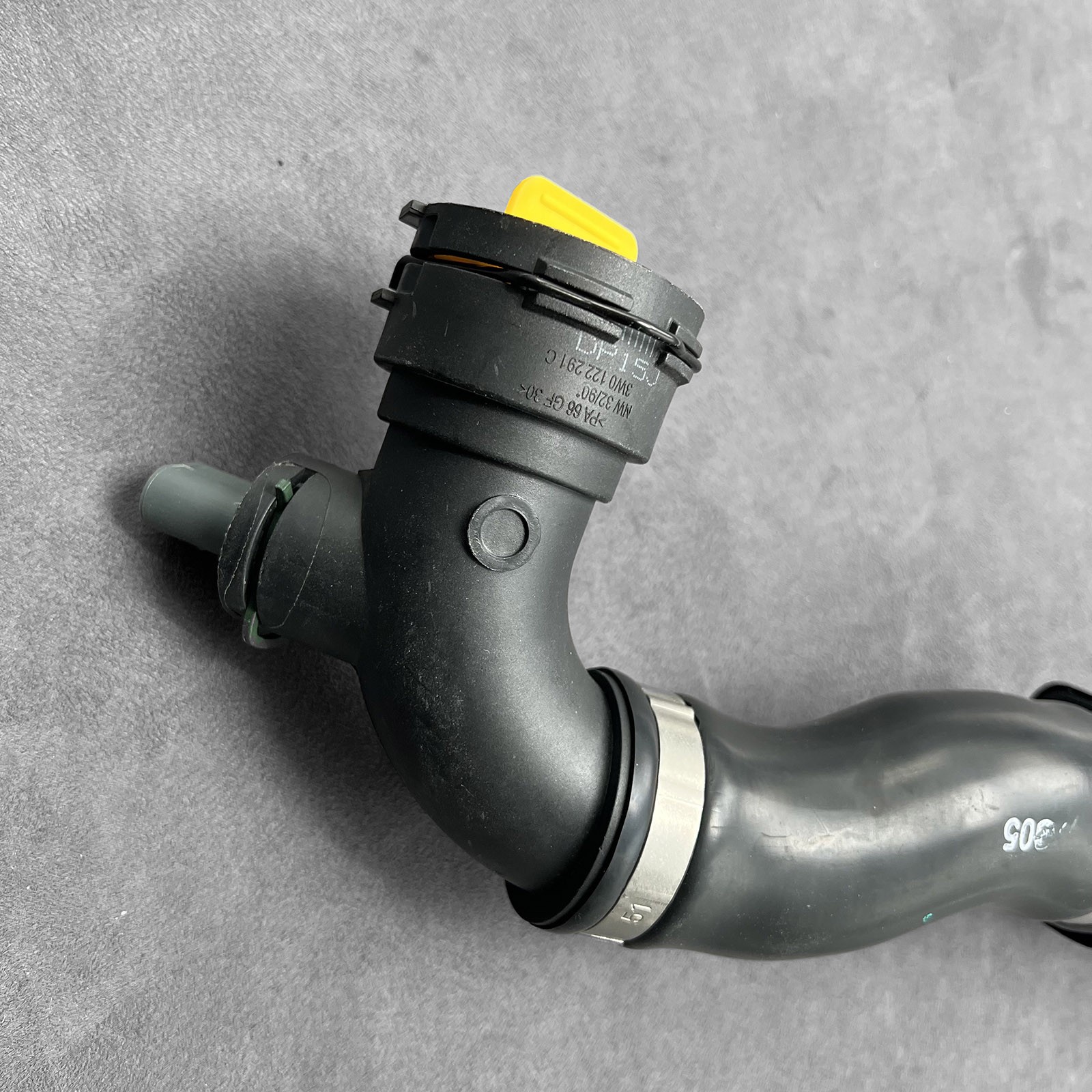 3W0122051B Coolant Water Hose Tube Pipe for Bentley Continental Flying Spur