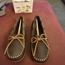 Minnetonka Women s Chocolate Moccasins Size 5 New In Box, Original Price 68