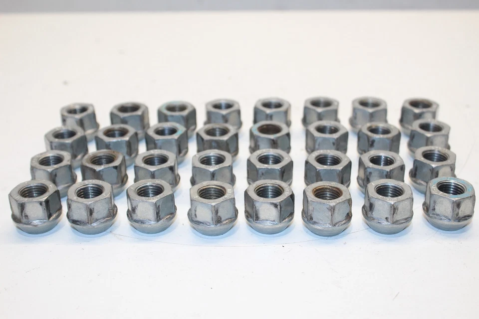 2003-2007 HUMMER H2 6.0 LUG NUT SET OF 24 OEM - Image 3 of 4