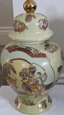 Große 17'' Vintage japanische Satsuma Stil Ingwer Glas Deckel Tempel Vase hellgrün vergoldet