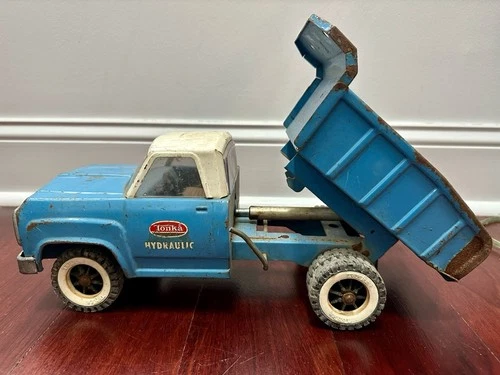 Vintage Tonka 1960’s Pressed Steel Hydraulic Dump Truck W/ Windshield