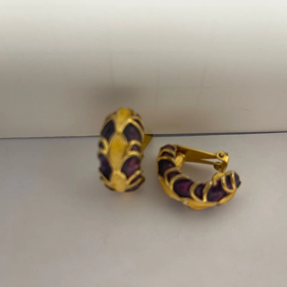 Pendientes Kenneth Jay Lane Vintage Esmalte Dorado y Púrpura Tono Dorado Aros Clip On Foto 2 de 4