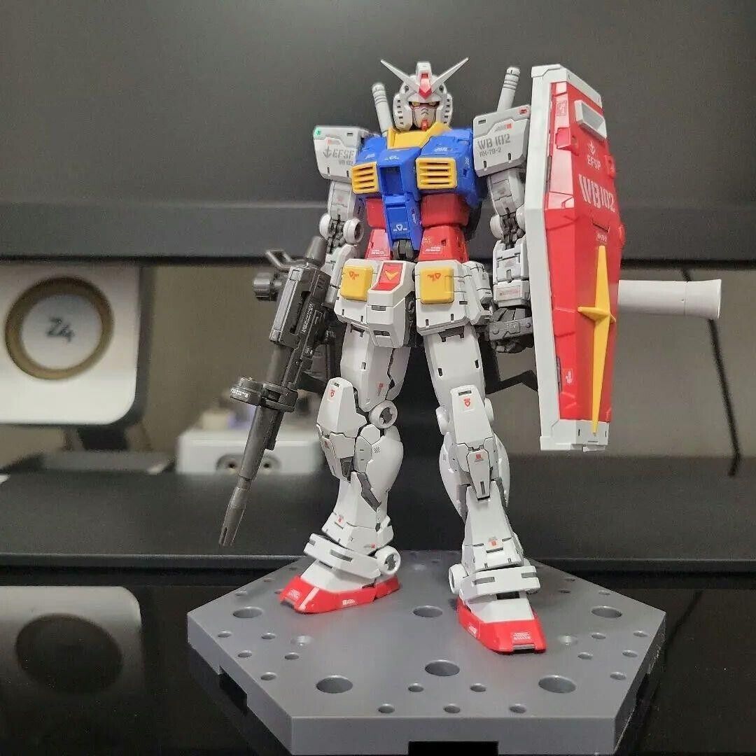 専用RX-78-2 GUNDAM Ver. 2.0 & MSN-02 ZEONG 1/144 RX-78 GUNDAM & MSN-02 ZEONG (Old Kit 2 Sets) BANDAI