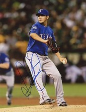 MARTIN PEREZ ACTION TEXAS RANGERS SIGNED 8X10 PHOTO W/COA