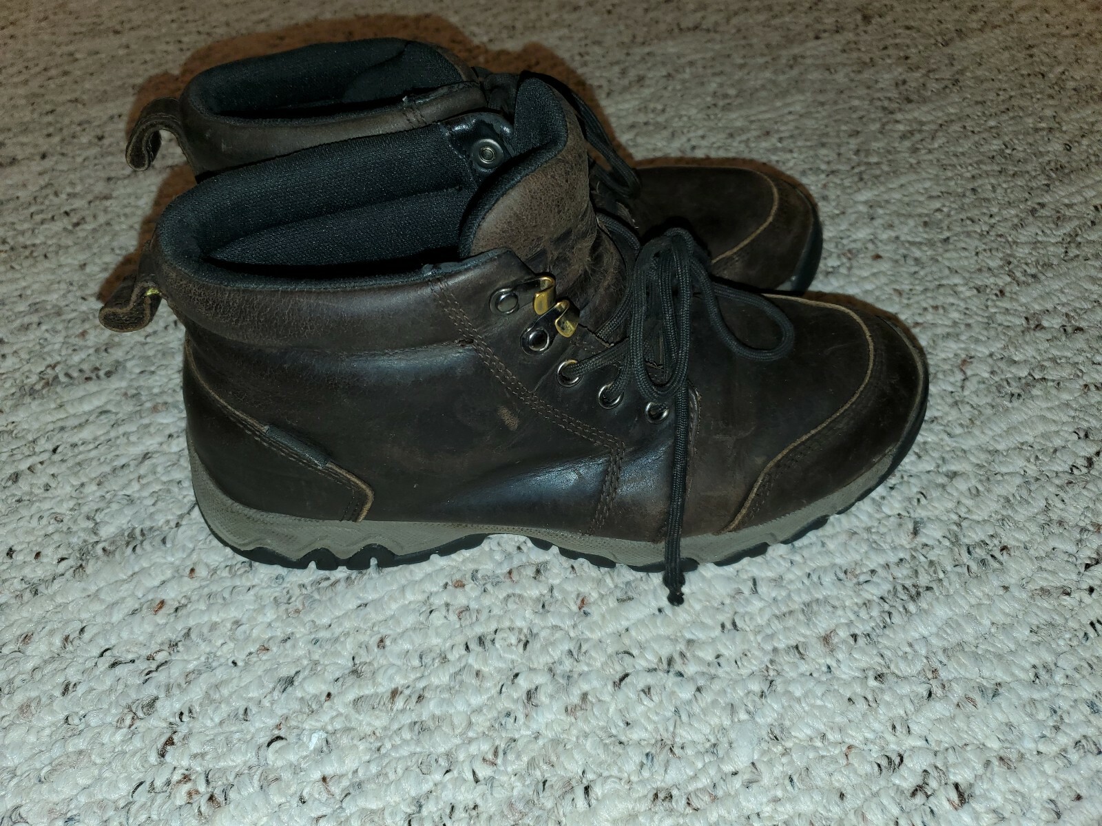 leather hiking boots 