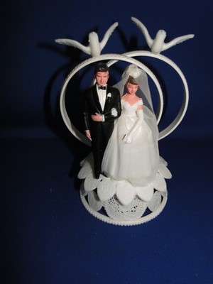 New Vintage Wilton Petite Double Rings Couple Wedding CakeTop, doves,  104-42413