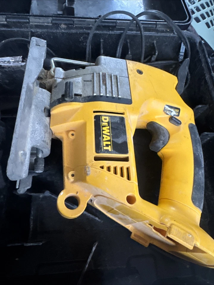 Dewalt 18 Volt Cordless Variable Speed Jig Saw DW933  - Image 4 of 4