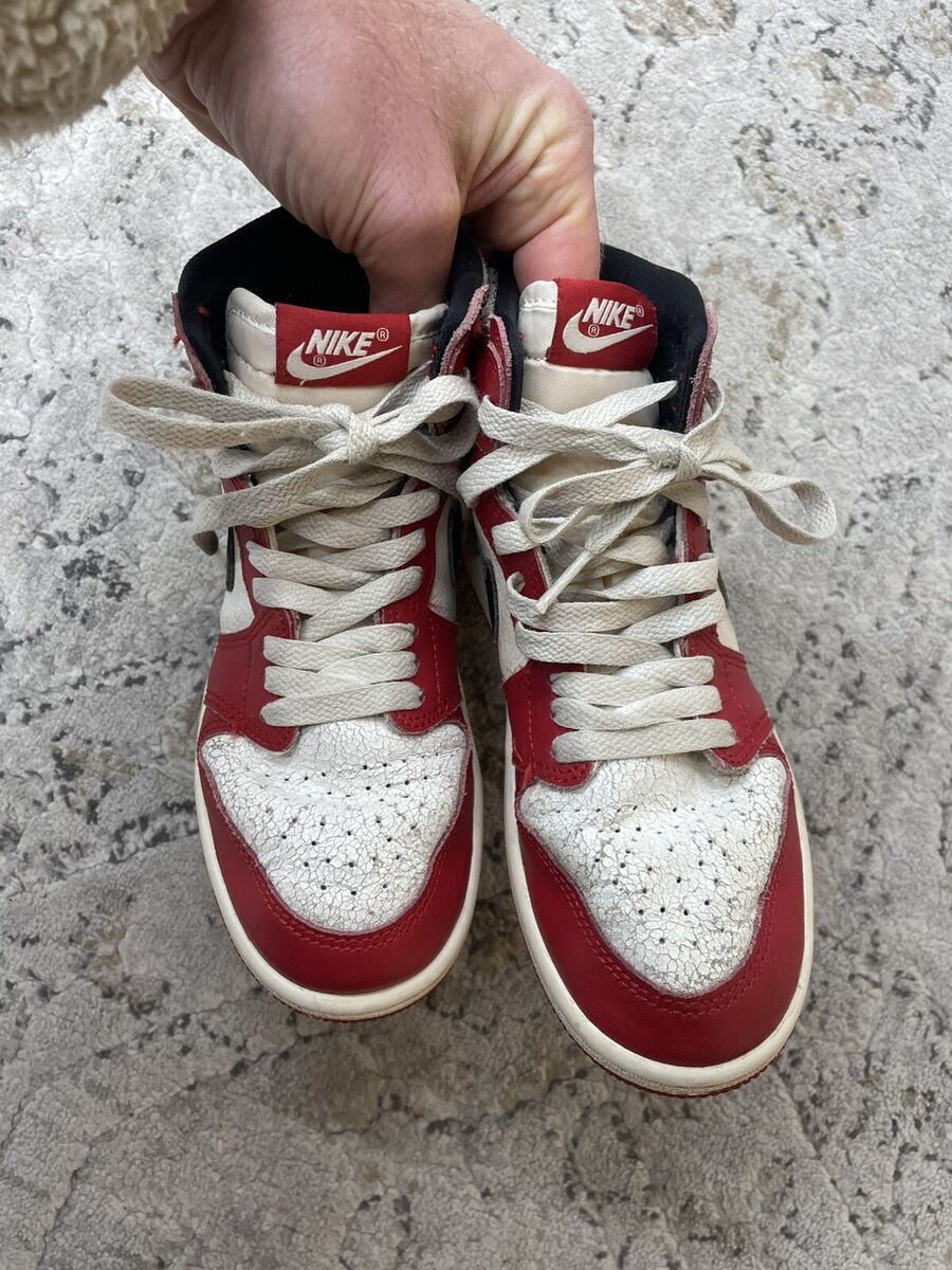 Chicago Nike Air Jordan 1 Retro lost and found Boys size 2Y Chicago Nike Air Jordan 1 Retro lost and found Boys size 2Y