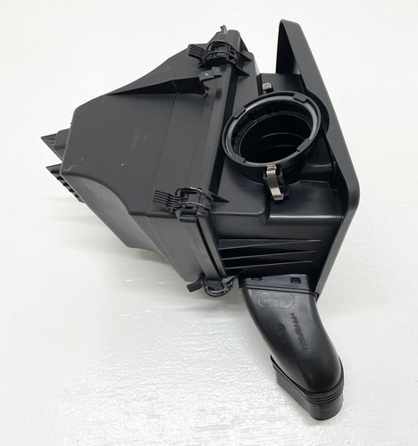 01-06 Genuine OEM BMW E46 325Ci Engine Intake Muffler Air Box 13717501971 X3