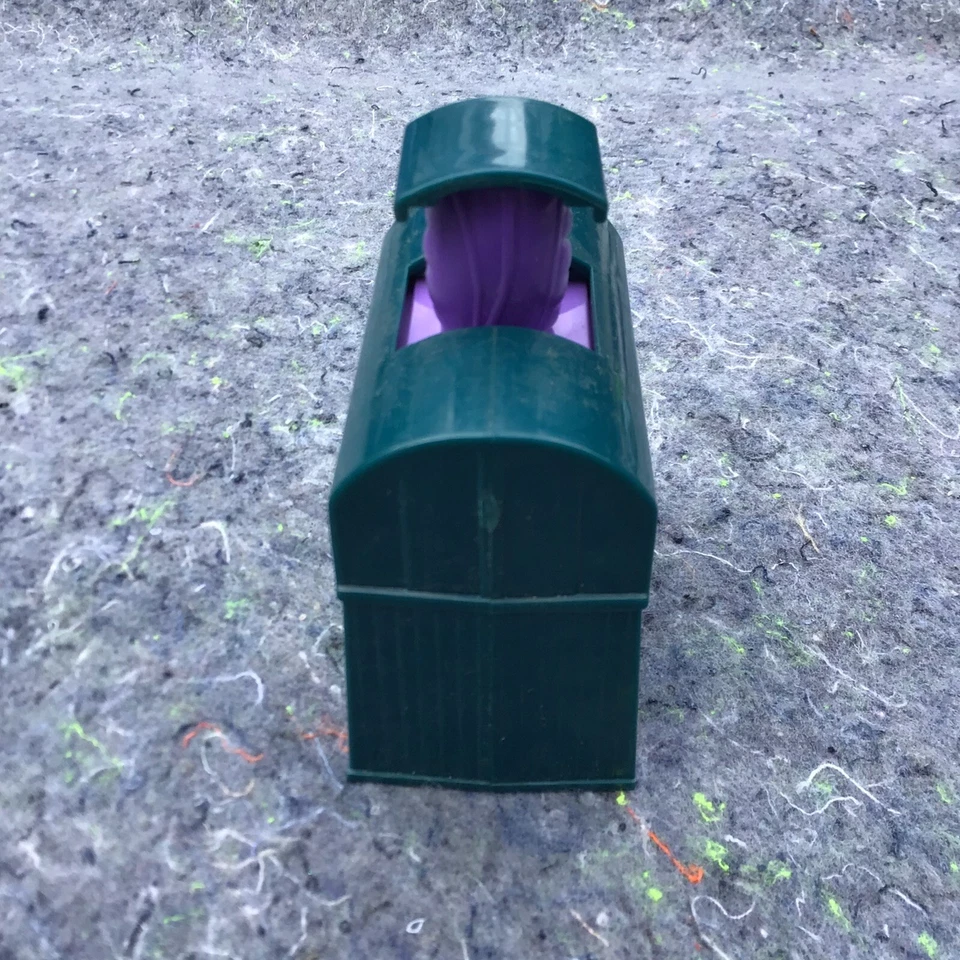 Vint 1998 Burger King Toy Men in Black Buster Purple Alien W/ Toy Car + Launcher - Image 2 of 4