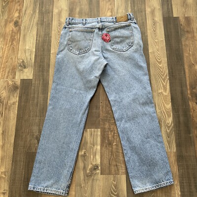 Lee Jeans Men actual Fit W32 L30 Made in USA Distressed/Rose Patch
