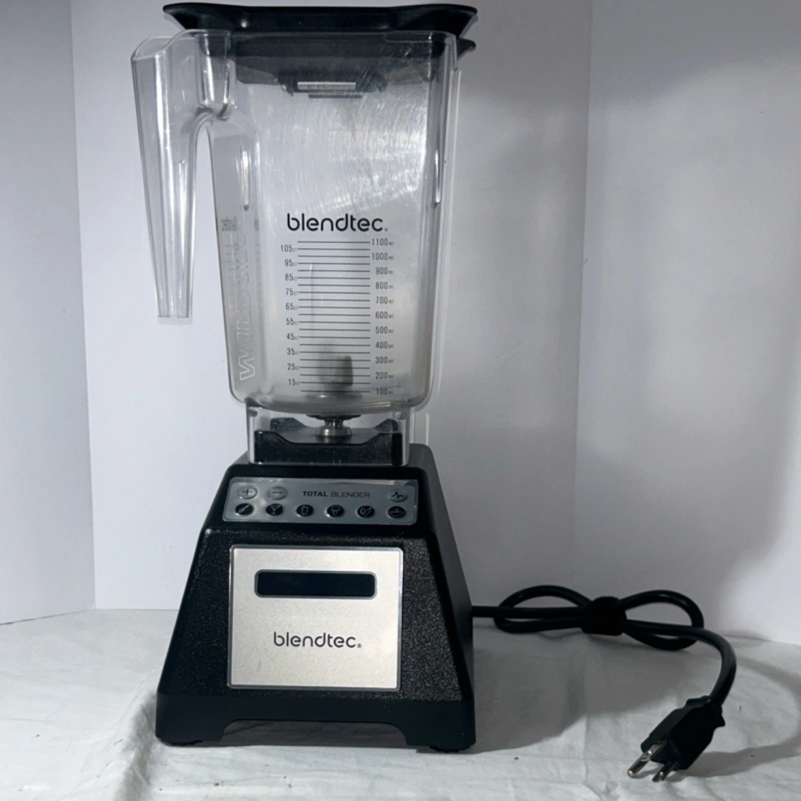 Blendtec ES3 Total Blender 1560W Black Silver LCD Display 90oz 6 Speeds