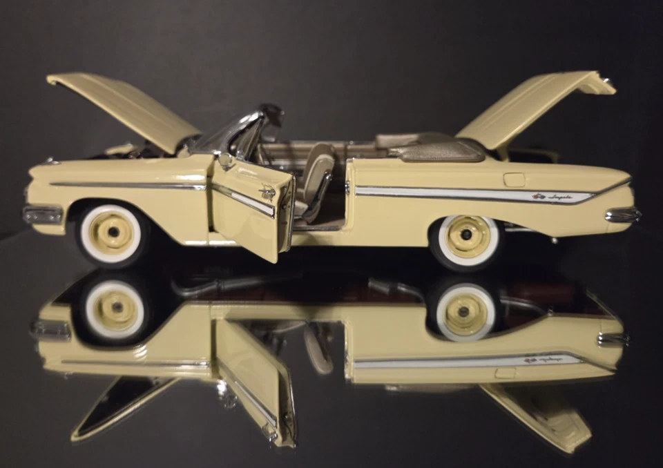 West Coast Precision, 1961 Chevy Impala Convertible, Cream, 1:24 Diecast - Image 3 of 4