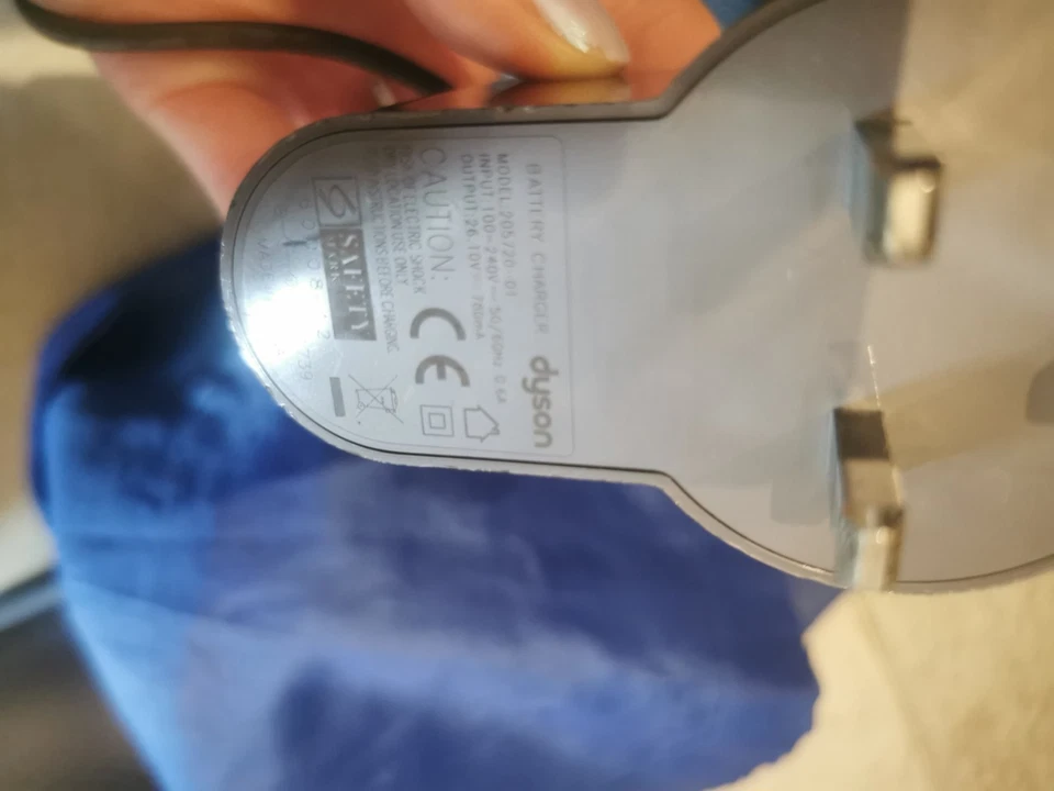 Dyson Charger 205720-01 26.1V V6 V7 V8 DC58 DC59 DC61 DC62 UK Plug, photo 4 of 4