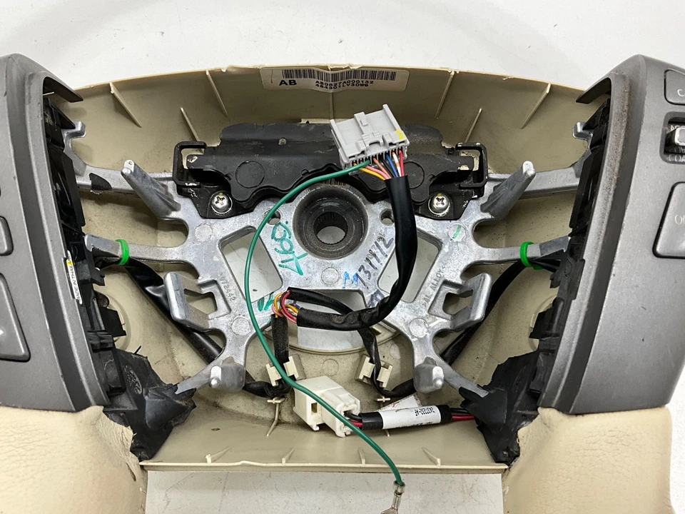 Infiniti QX80 2014 volante cuero con controles de audio beige AB0827A0001 OEM Foto 2 de 4