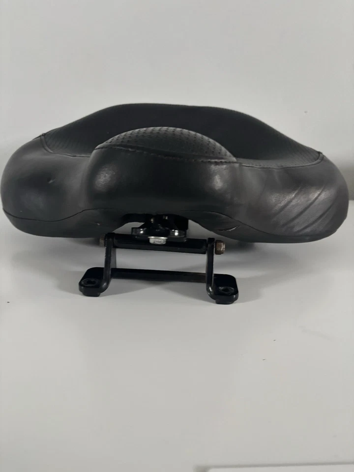 ASIENTO INDIVIDUAL Y SOPORTE HARLEY-DAVIDSON ROAD KING POLICÍA Foto 2 de 3