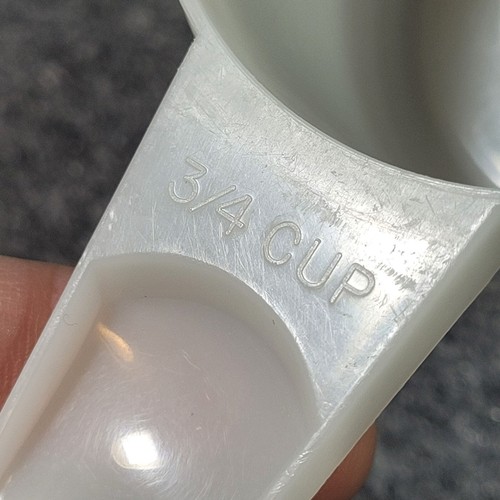 Vintage Tupperware White Replacement 3/4 Cup Measuring Cup Round - Picture 2 of 3