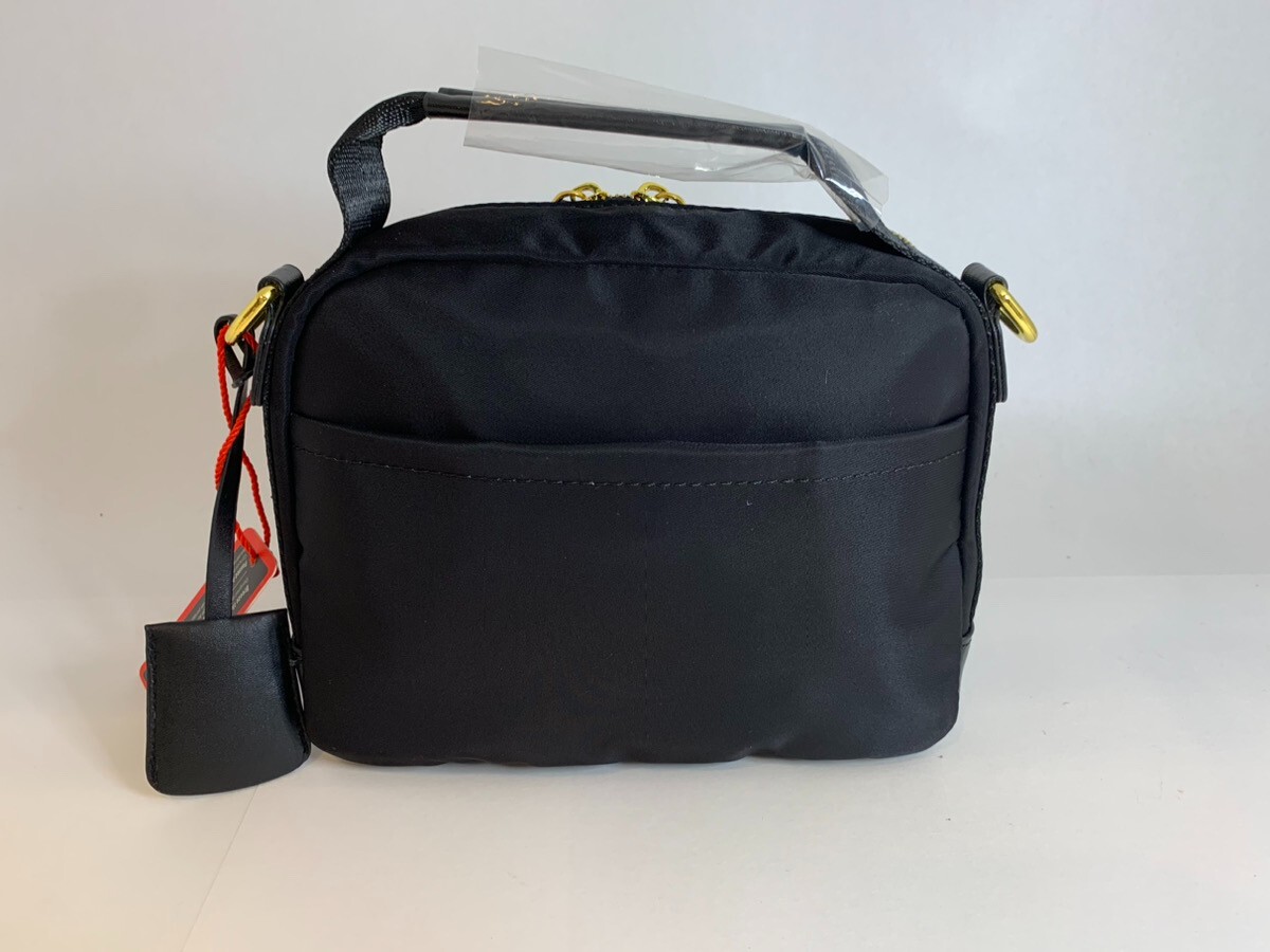 【SALE】Tiarnaバッグ Moncler Tiarna Mini Bag | Black | FARFETCH
