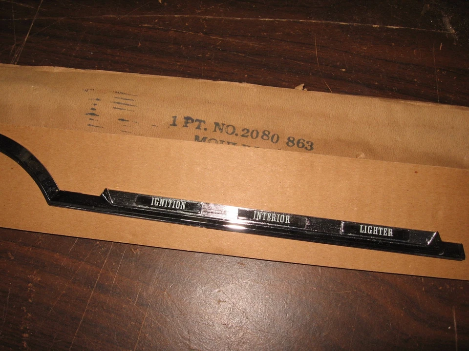 NOS Mopar 1960-61 道奇 Dart Phoenix Pioneer Seneca 仪表盘成型 — 第 2/4 张图片