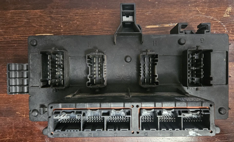 Dodge Ram 2500 TIPM 2007 nuevo/remanufacturado con todos los fusibles Foto 4 de 4