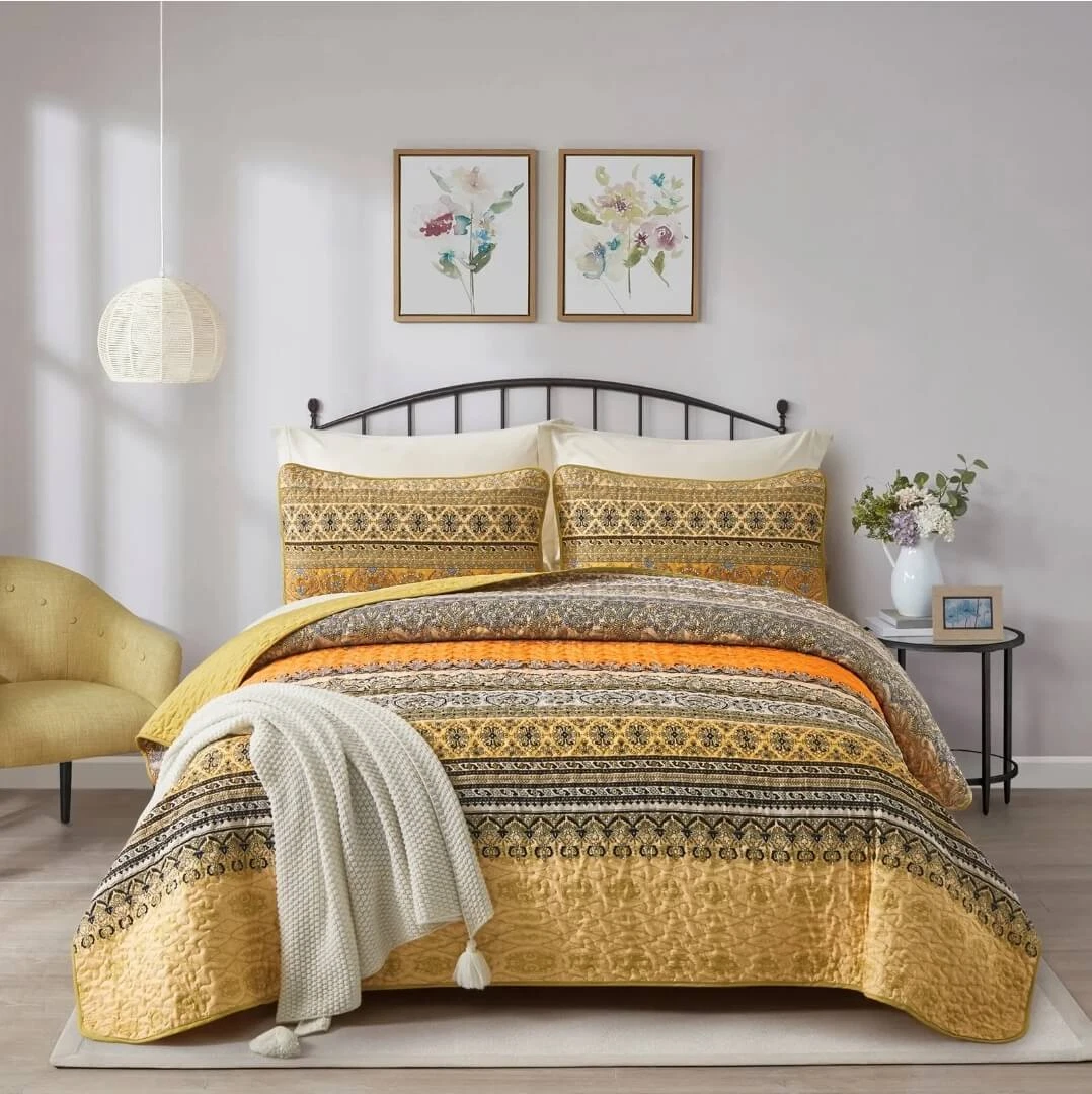 Yellow quilted bedspread outlet