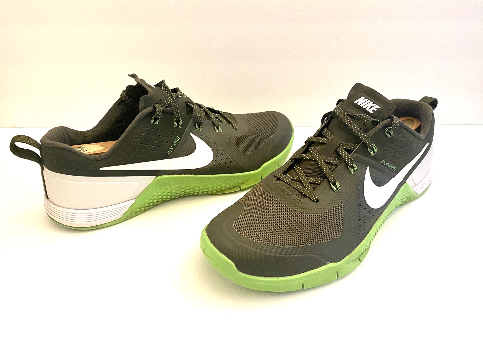nike metcon khaki