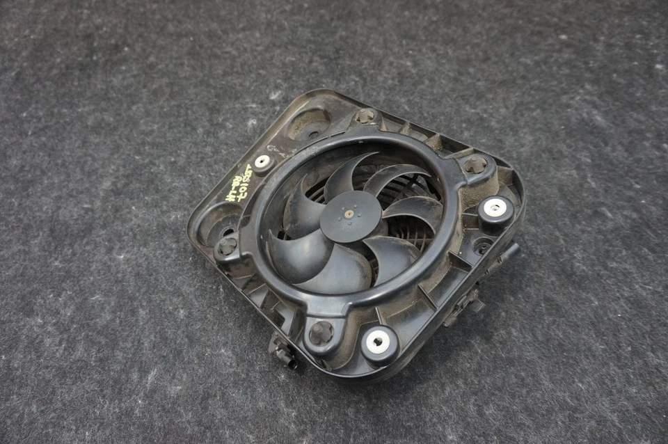 Ventilador auxiliar eléctrico trasero izquierdo OEM 17428608033 BMW I3 94 REX 2014-21 Foto 2 de 4