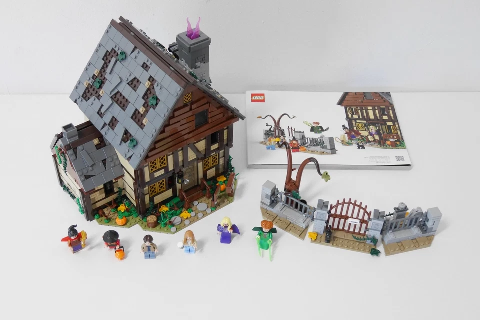 LEGO Ideas 21341 Hocus Pocus, Foto 1 von 5