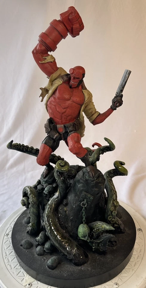 Escultura Bowen Hellboy 14" firmada por Randy Bowen y Mike Mignola #45/2000 Foto 2 de 4