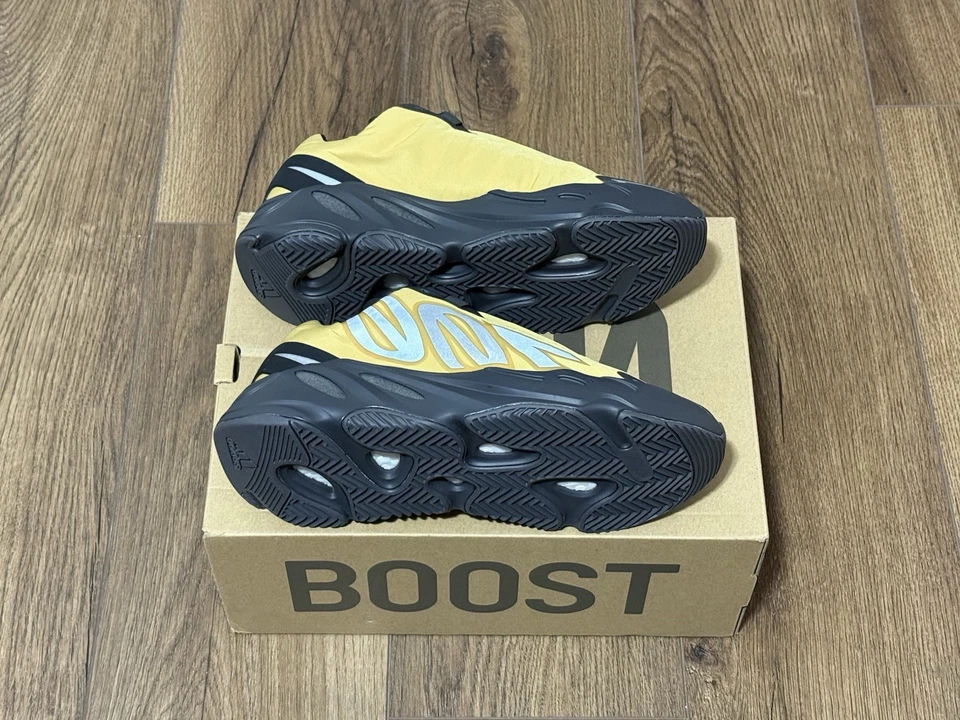 Adidas Yeezy Boost 700 MNVN медовый флюс - размер 9 - Изображение 3 из 4