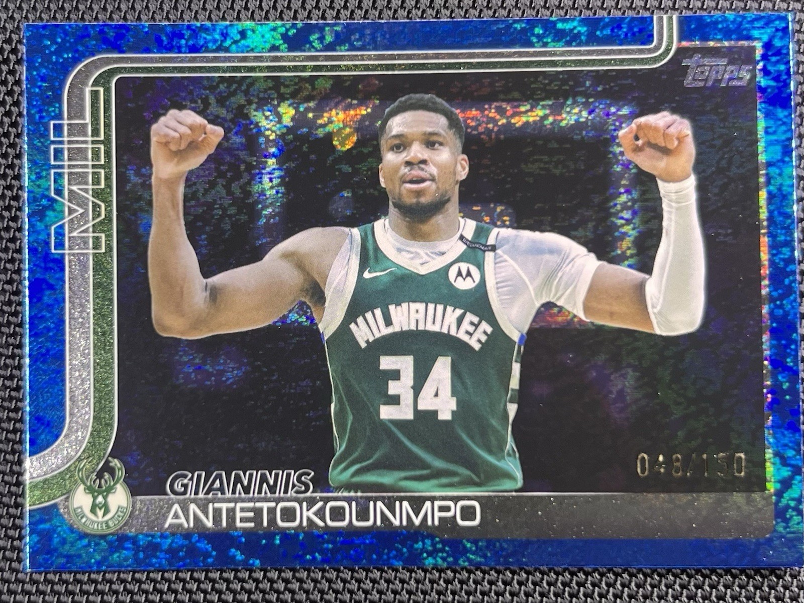 2025-26 Topps Basketball Giannis Antetokounmpo Blue Foil 048/150 #54 Bucks