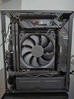 4L Velka 3 Gaming PC - Ryzen 7 7800X3D + RTX 5060 8GB/32GB RAM/1TB NVMe