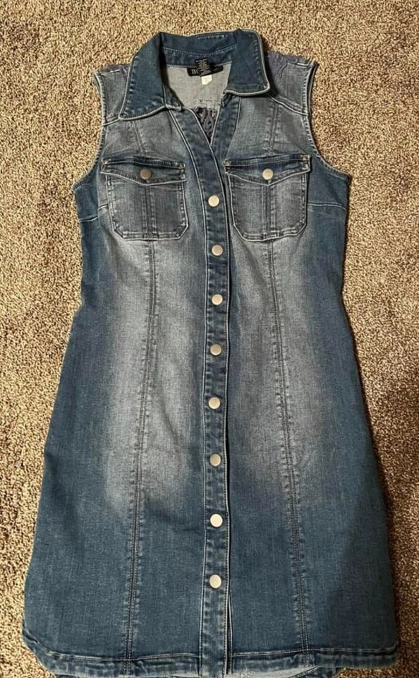 Size 6 INC Denim Dress International Concepts Sleeveless Lace Snap Buttons - Image 2 of 4