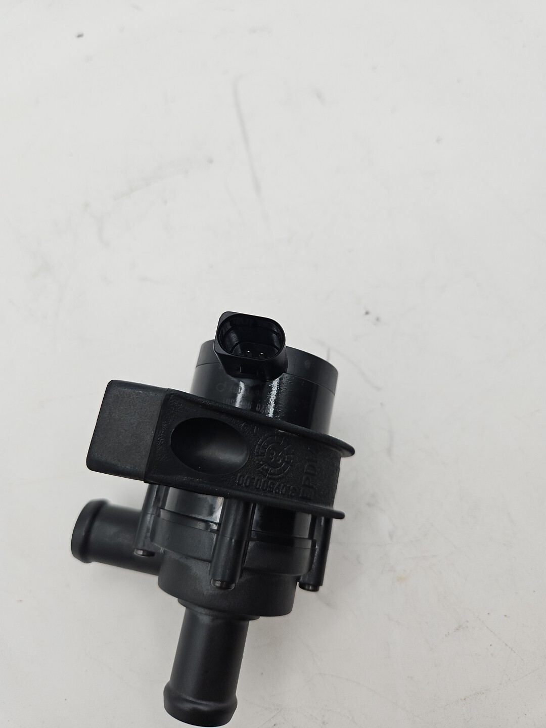 BENTLEY ADDITIONAL COOLANT PUMP (3W0965561)