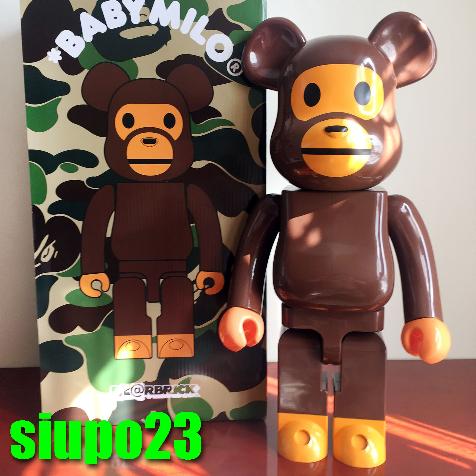 BEARBRICK BABY MILO ®︎ AND BANANA 1000％ be@rbrick bape a bathing ape supreme,  名牌, 飾物及配件- Carousell