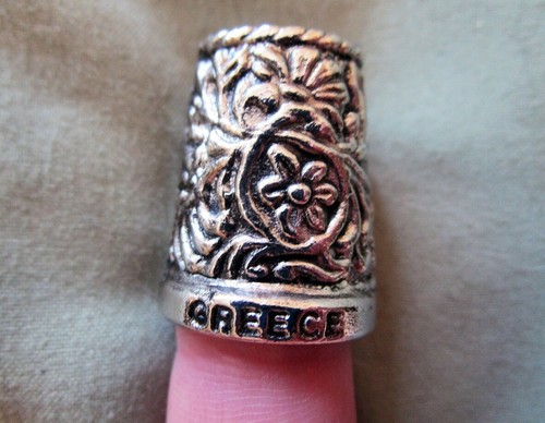 💥 3 NEW Greek and Holland Porcelain Thimbles!!!💥 - 第 9/9 張圖片