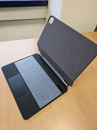 iPad Air 13-Zoll M2 2024 Kabelloses Tastaturgehäuse Nie benutzt