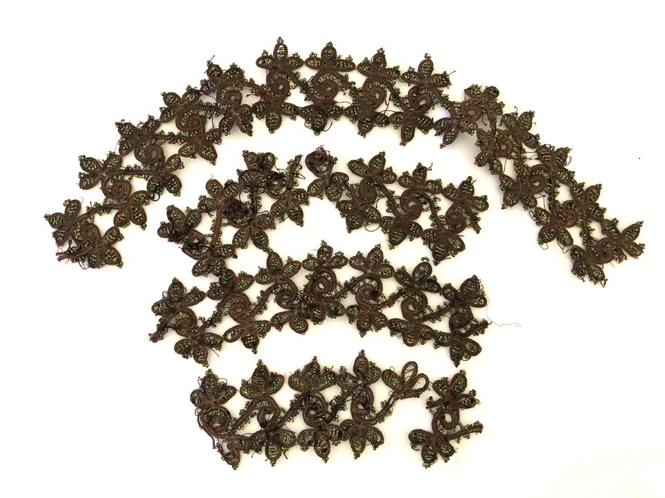 ANTIGUAS PIEZAS DE ADORNOS DE CUENTAS VINTAGE MARRÓN CON CUENTAS DE VIDRIO VERDE COSTURA ARTESANAL Foto 2 de 4