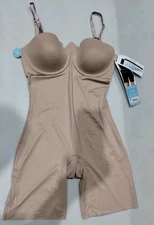 New ASSETS SPANX Strapless Cupped Shaping bodysuit, Size Medium