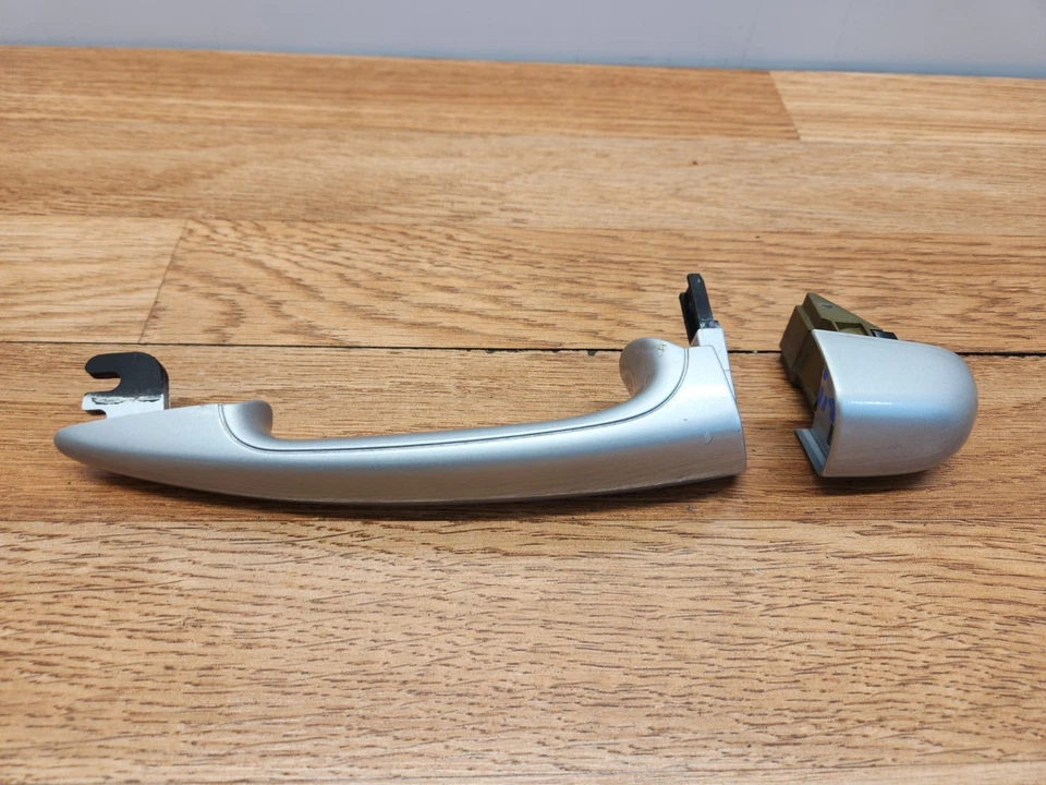 ✅ 01-06 Manija de puerta de pasajero delantera derecha plateada 354 OEM BMW E46 325Ci 330Ci * Foto 2 de 4