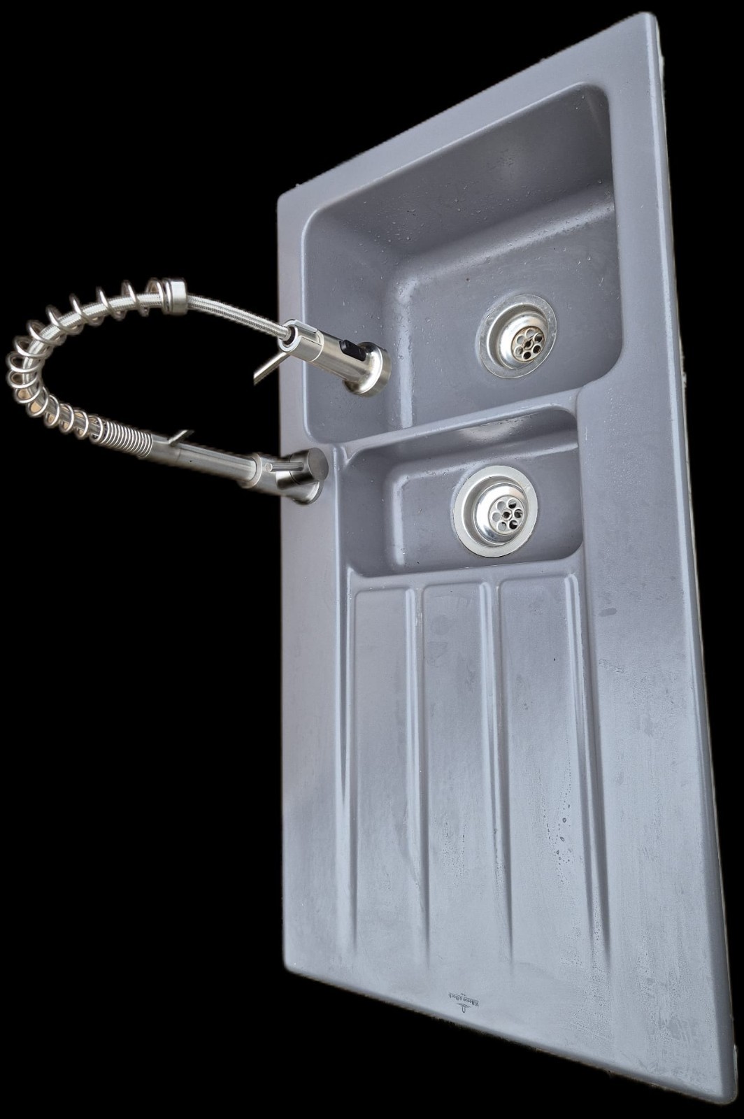 Villeroy and Boch Bowl ceramic kitchen sink and Pull-Out Kitchen tap