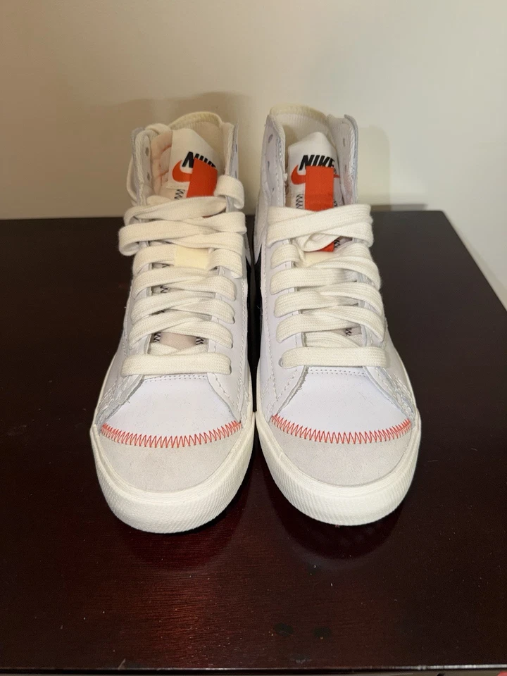 Nike Blazer Mid 77 Men Casual White Black Jumbo Swoosh DD3111 100  Size 10 - Image 2 of 4