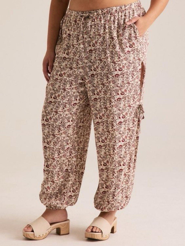 Torrid Boho Festi Tie Detail Lace Jogger Harem Pants Size 2X Ivory
