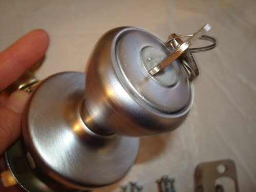Kwikset Tylo Entry Knob in Satin Chrome, 400T 26D SMT RCAL RCS - Picture 2 of 4