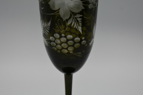 Champagne acanalado de 7-3/8" verde oliva cortado para limpiar uvas y hojas - Imagen 3 de 6