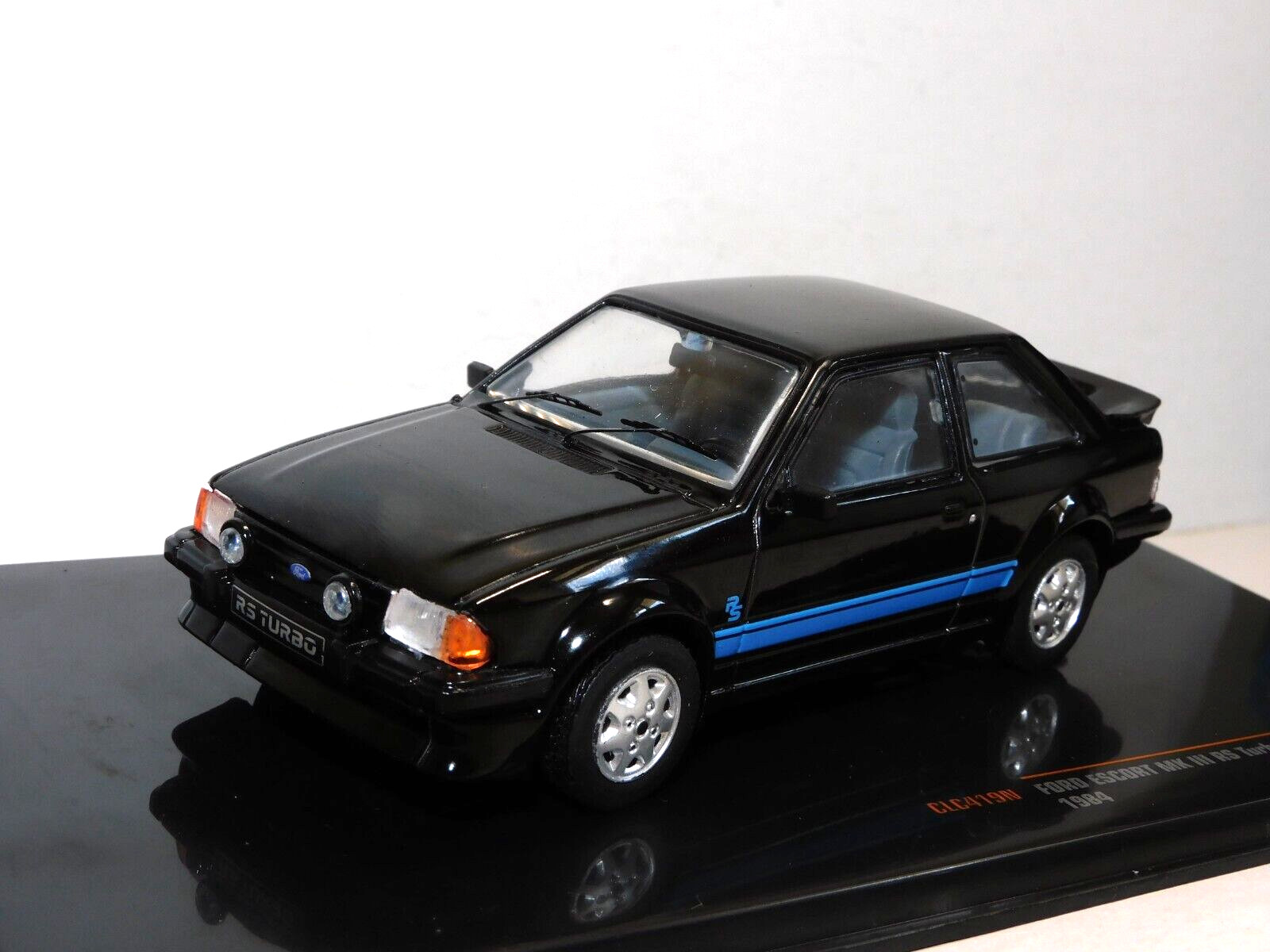 IXO FORD ESCORT MK III RS TURBO BLACK 1984 1/43 CLC419N