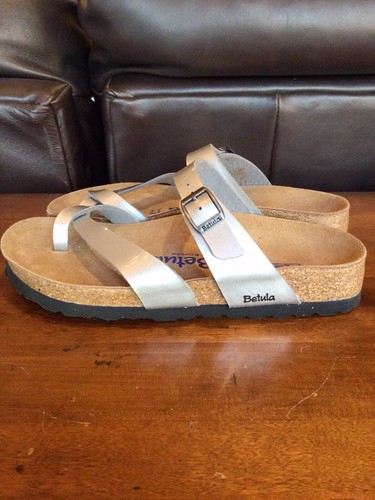 Betula Birkenstock Women’s Mia Toe Loop Silver Metallic Slides Sandals 6 New - Picture 2 of 11