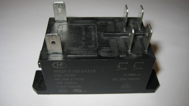 Rel&egrave; HF92F-012D-2A22S - 12VDC, 6 Pin, 30A, 277VAC, Per Applicazioni Industriali